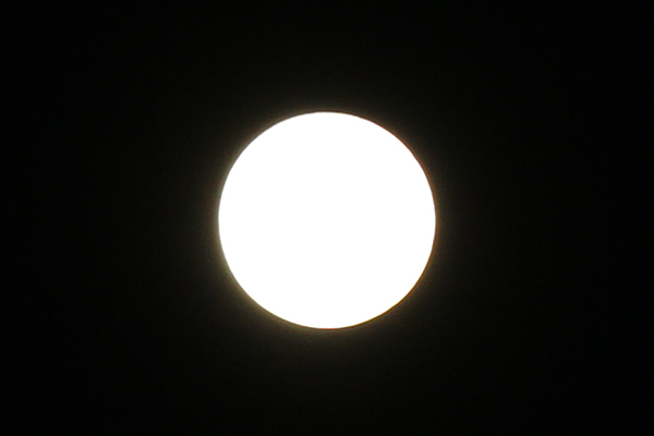 Supermoon, on 2016.11.14 03:23 PST.